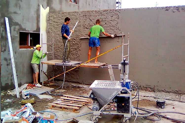 Механизированная штукатурка стен – технология и особенности нанесения штукатурки при помощи аппарата