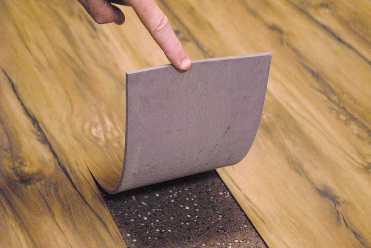 Укладка виниловой плитки на деревянный пол