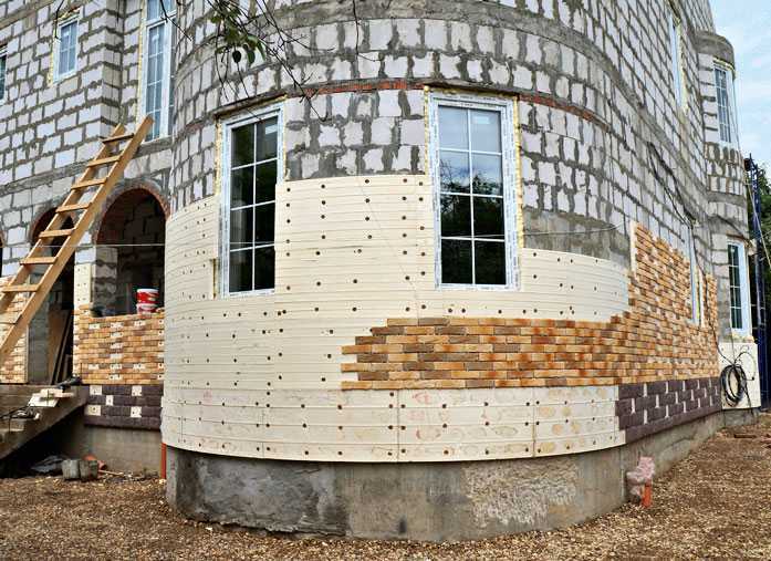 Фасадная плитка под камень: гибкая цокольная и облицовочная для фасада дома, модель под «рваный» камень