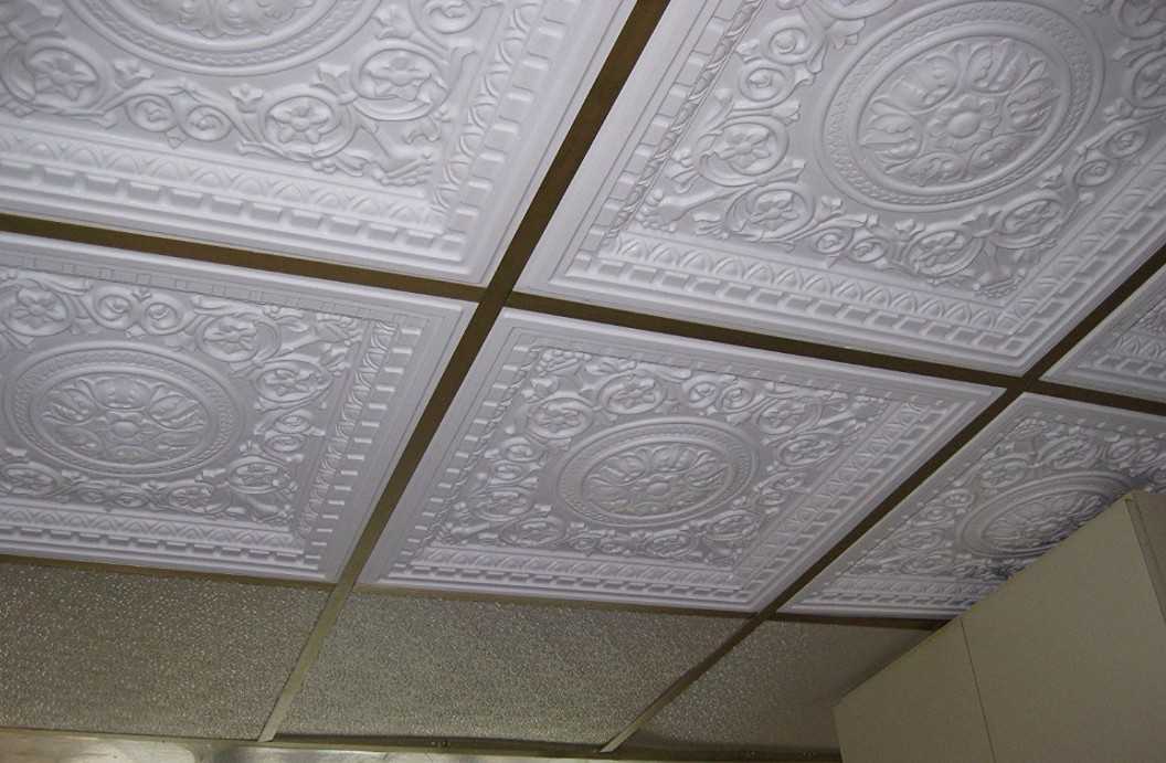 Как клеить обои на потолок (63 фото): технология оклейки в домашних условиях, как правильно самостоятельно наклеить потолочные варианты, поклейка на разные типы поверхностей