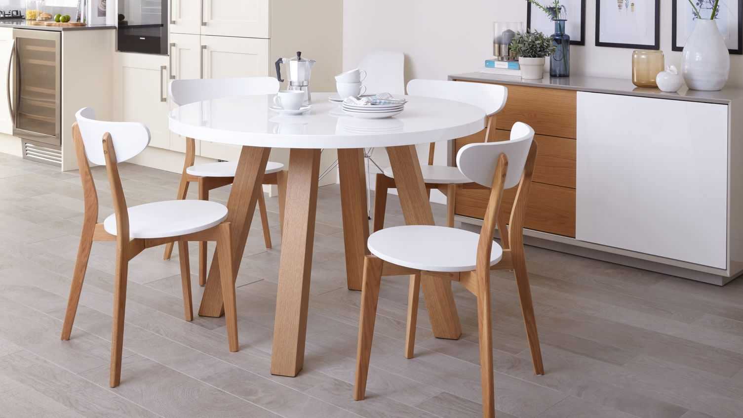 Деревянный кухонный стол (40 фото): особенности моделей из массива дерева, плюсы и минусы обеденных столов из дуба и сосны для кухни