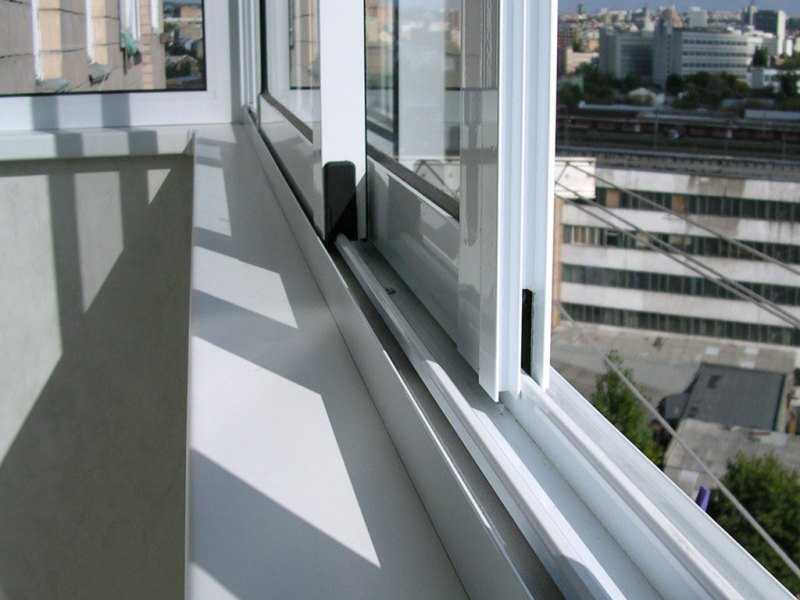 Как сэкономить на остеклении балкона или лоджии?
