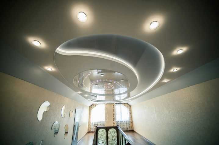 Многоуровневые потолки (55 фото): стоит ли делать трехуровневые конструкции с подсветкой, дизайн трехуровневых потолков