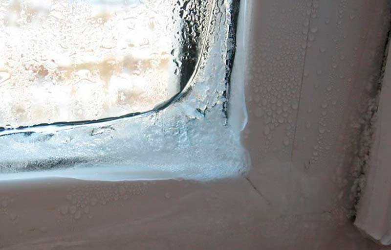 Почему потеют пластиковые окна зимой: как устранить своими руками