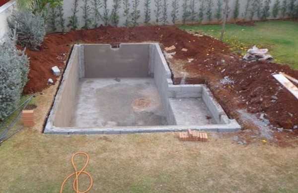 Бассейн из бетона своими руками: рытье котлована, пошаговая инструкция заливки цемента