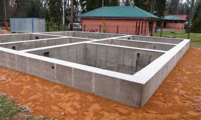 Фундамент является подземной частью строения, которая призвана служить опорой всех конструктивных элементов.