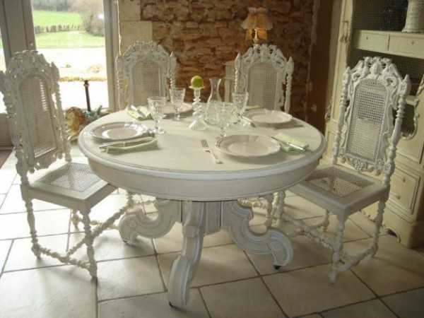 Овальные кухонные столы (54 фото): как выбрать на кухню обеденную группу белого цвета? деревянные полуовальные столы-трансформеры