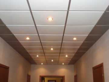 Потолок из пластиковых панелей: как крепить, выбор светильников, пошаговая инструкция по монтажу, фото видео