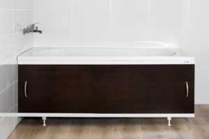 Раздвижной экран под ванну (69 фото): длиной 170 и 150 см, как установить своими руками панели пвх на акриловую ванну