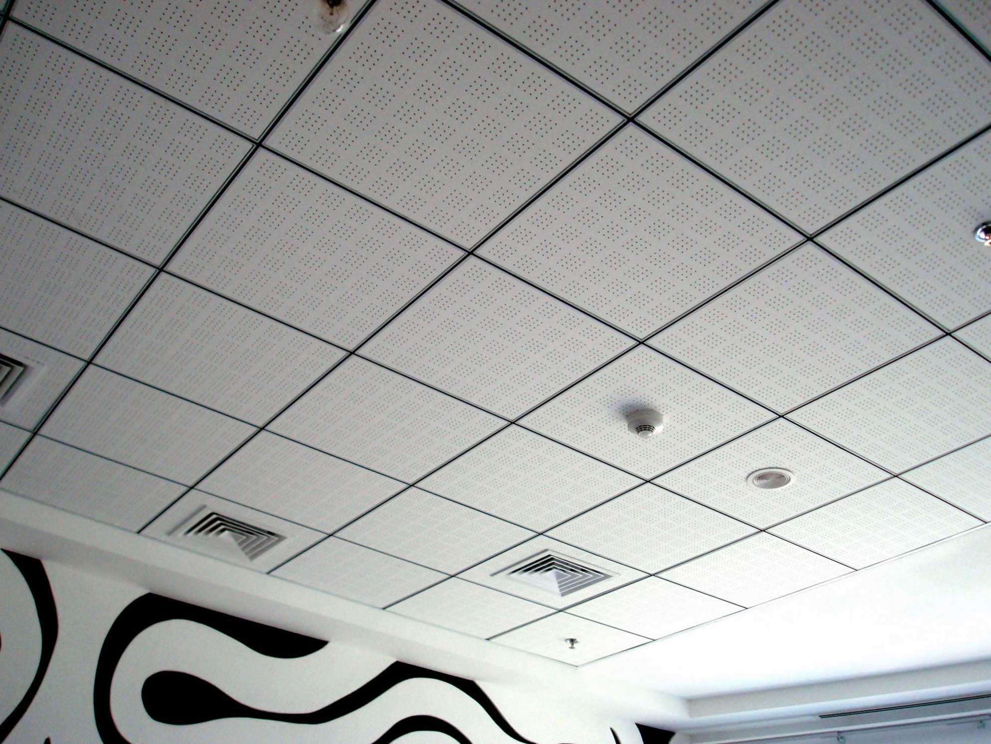 Как сделать декоративные балки на потолок своими руками?